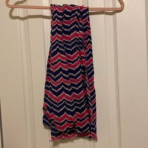 Like new Vineyard Vines pink & blue scarf / wrap